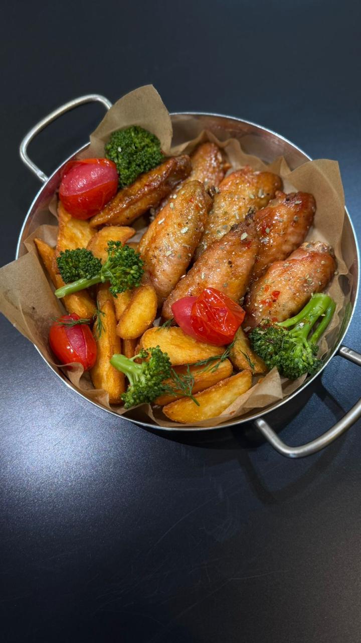 Куринные крылышки в соусе кимчи