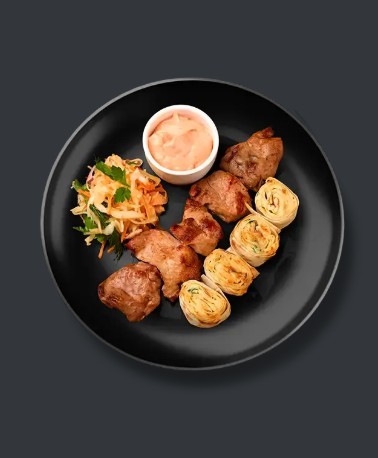 Шашлык из свинины с рулет.(картоф. пюре)