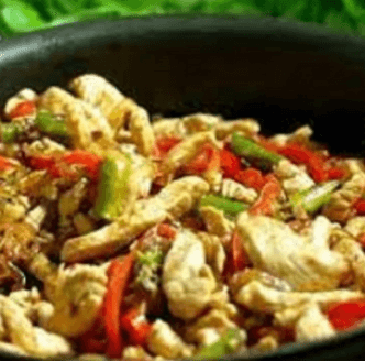 Куриная грудка с овощами