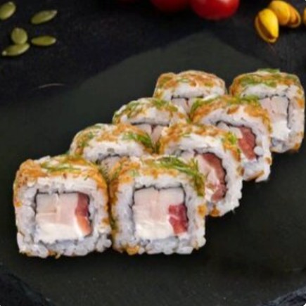 Ролл с курицей и сливочным сыром