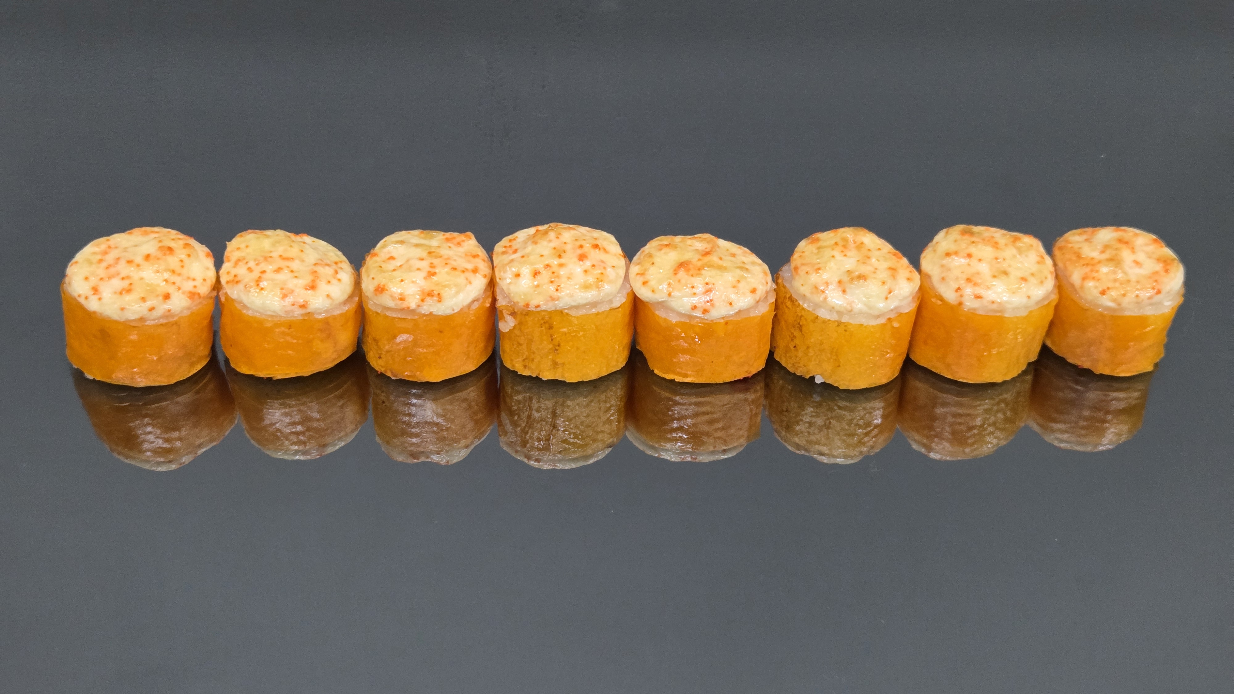 Сакура с лососем