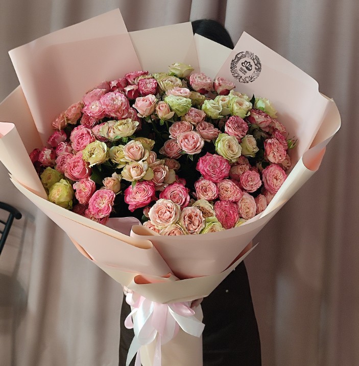 Букет гигант из кустовой розы