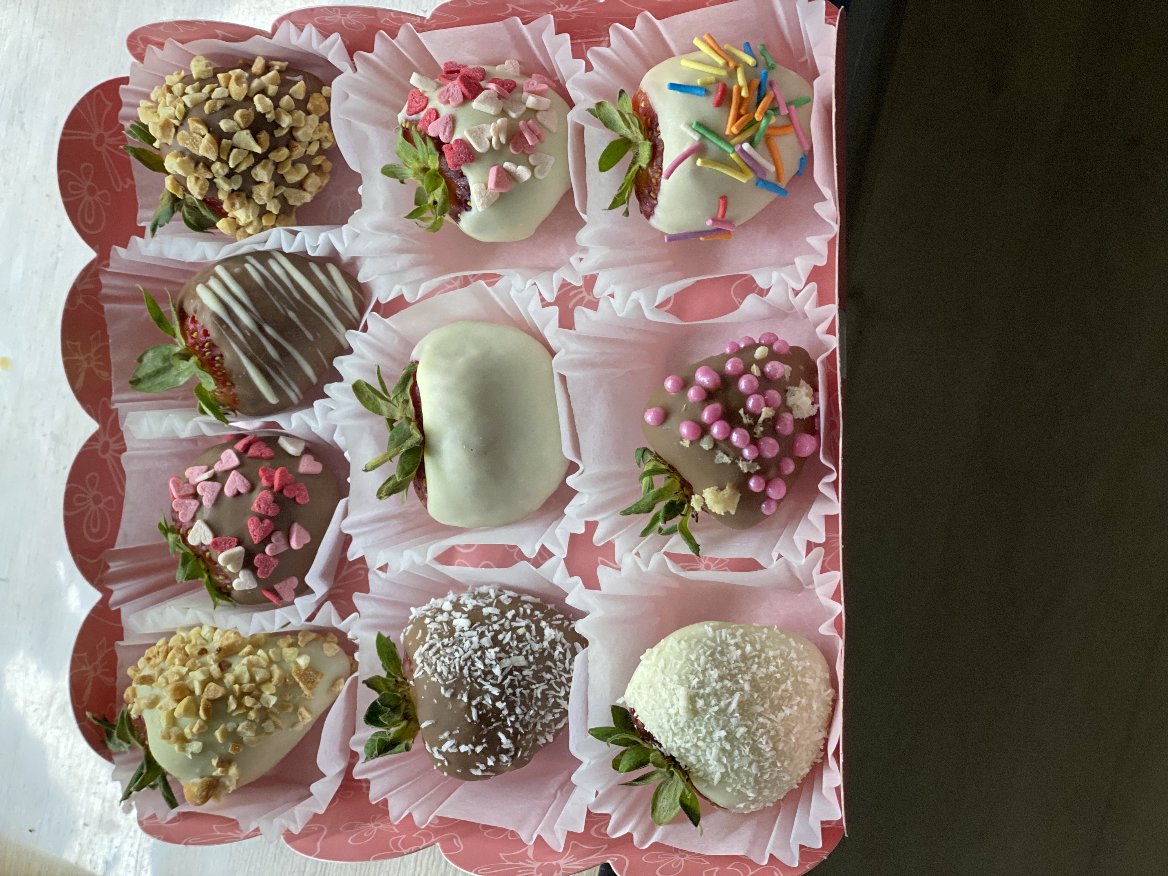 Клубника в шоколаде  маме , любимой 