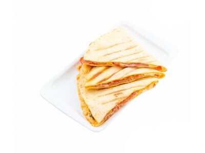 Кесадилья с говядиной и острым перцем