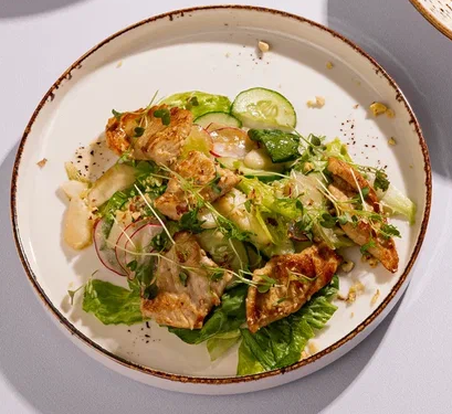 Салат с индейкой и грушей