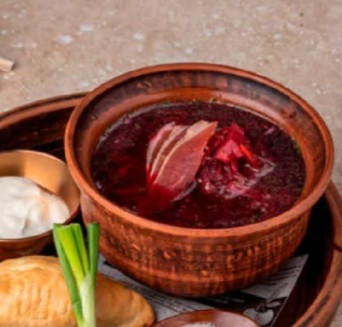 Борщ с утиной грудкой и пирожк. с зел. луком