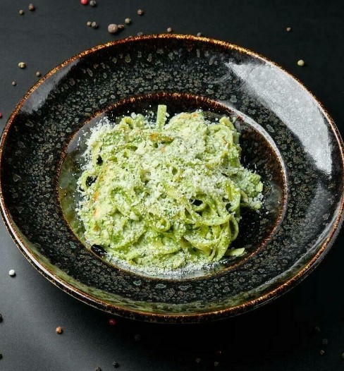 Паста сливочная с курицей и шпинатом