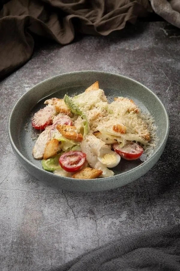 Цезарь с курицей