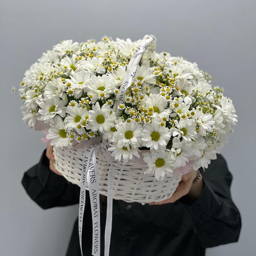 Корзина с ромашками