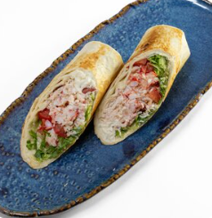 Шаурма с Камчатским Крабом, свежим гуакамоле и страчателлой