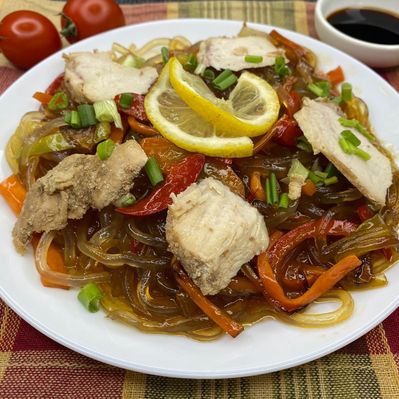 Рисовая лапша с курицей