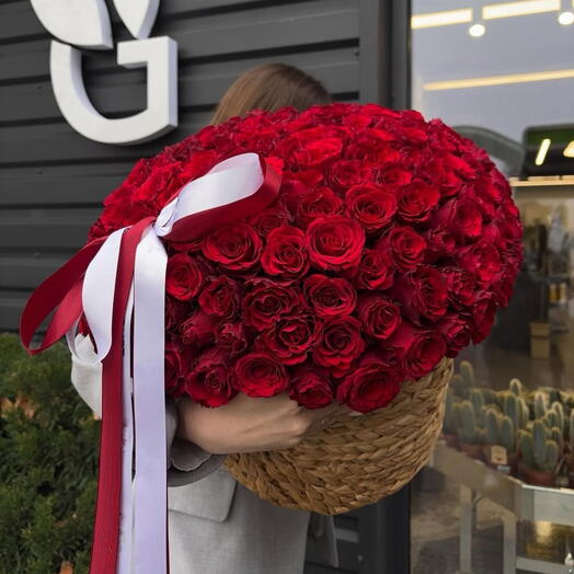 01 Роза с губкой в корзине