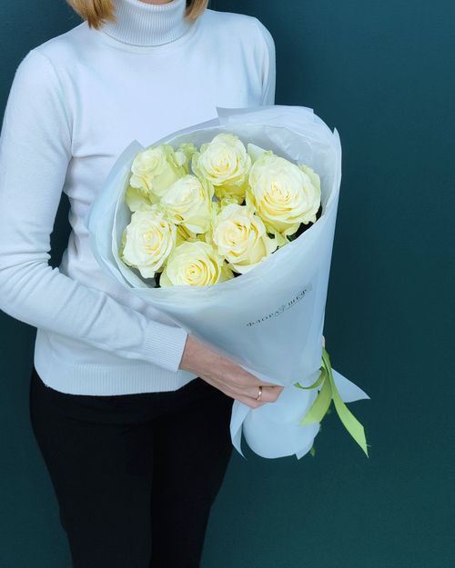 Роза белая Мондиаль, 7 штук