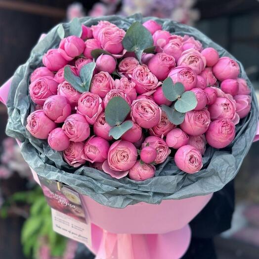 Премиум букет из пионовидных роз 