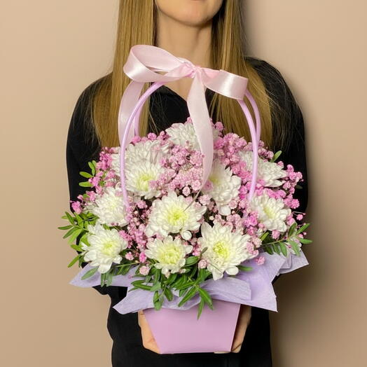 Стойкая хризантема с гипсофилой