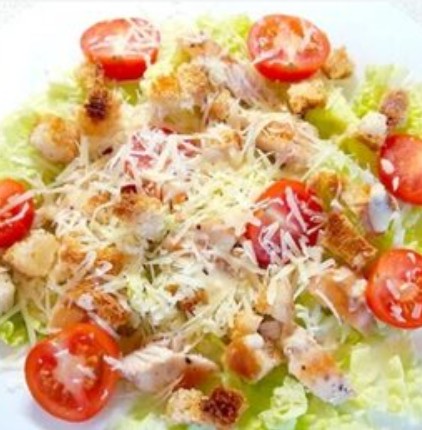 Салат Цезарь с курицей