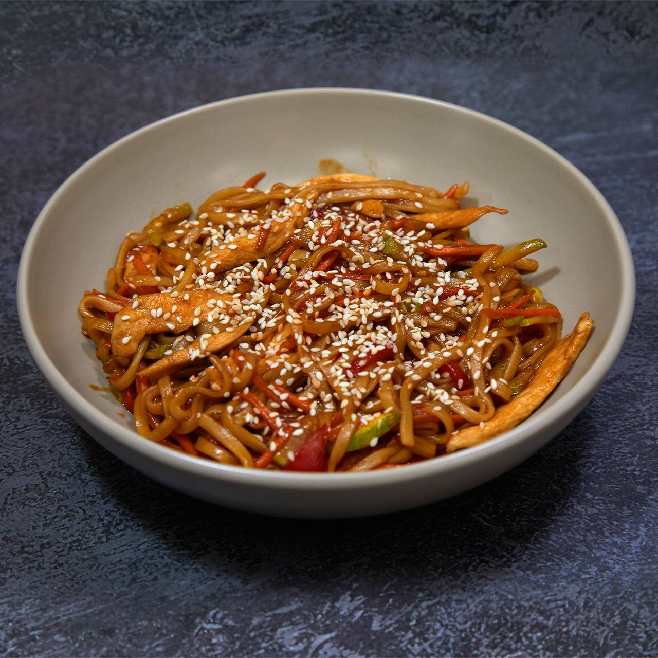 Удон с куриным филе терияки