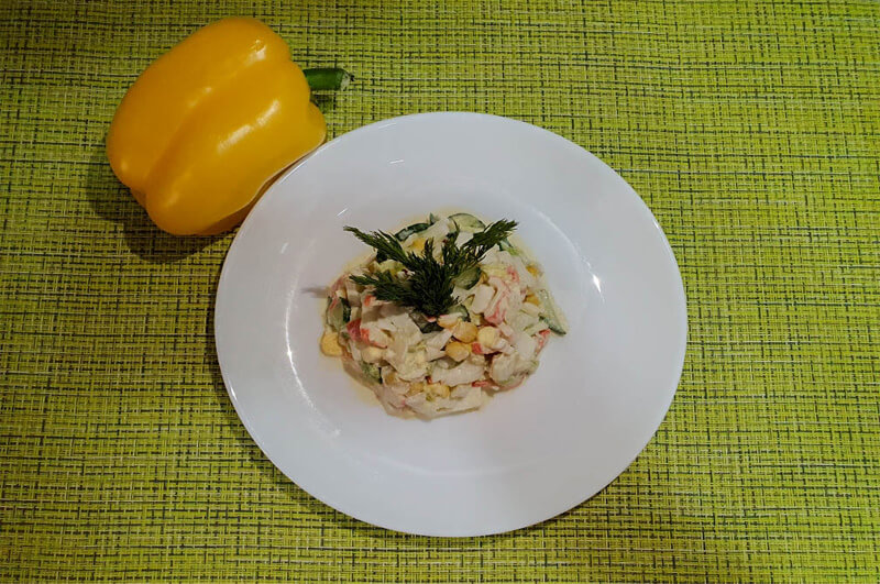 Салат с крабовыми палочками