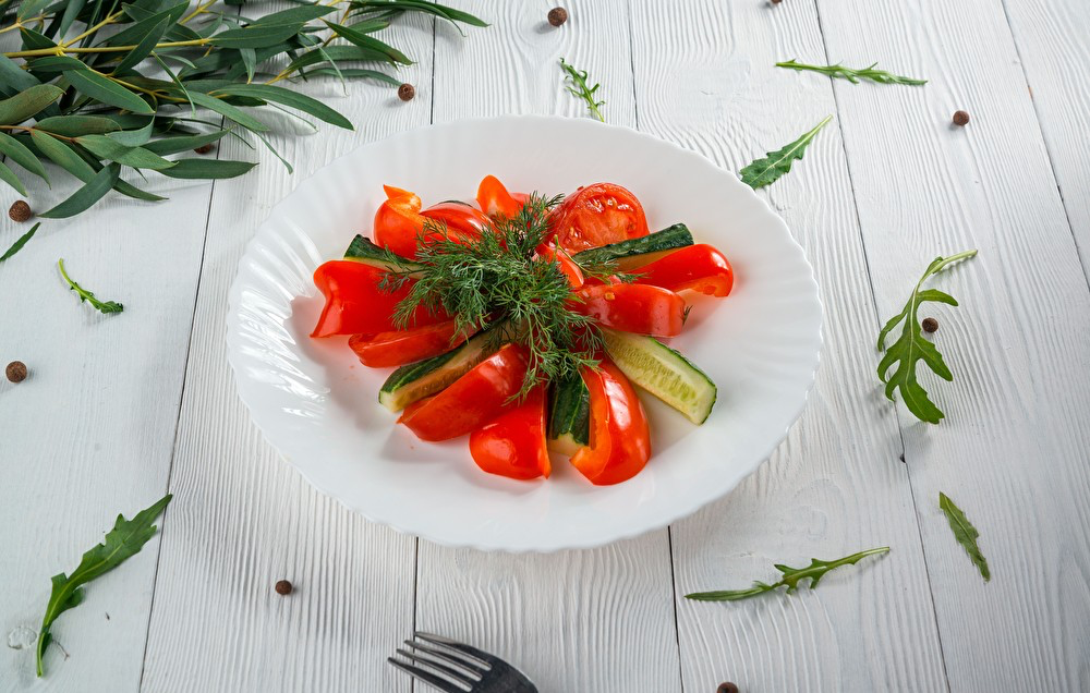 Ассорти из свежих овощей