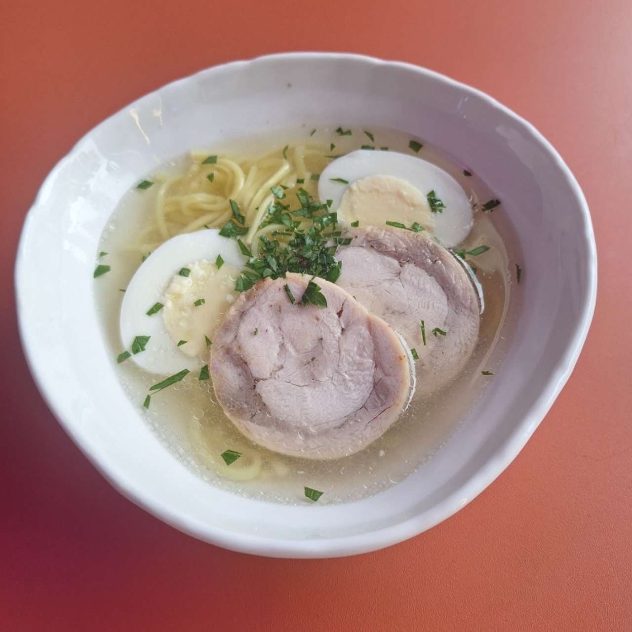 Куриный с лапшой и рулетом 
