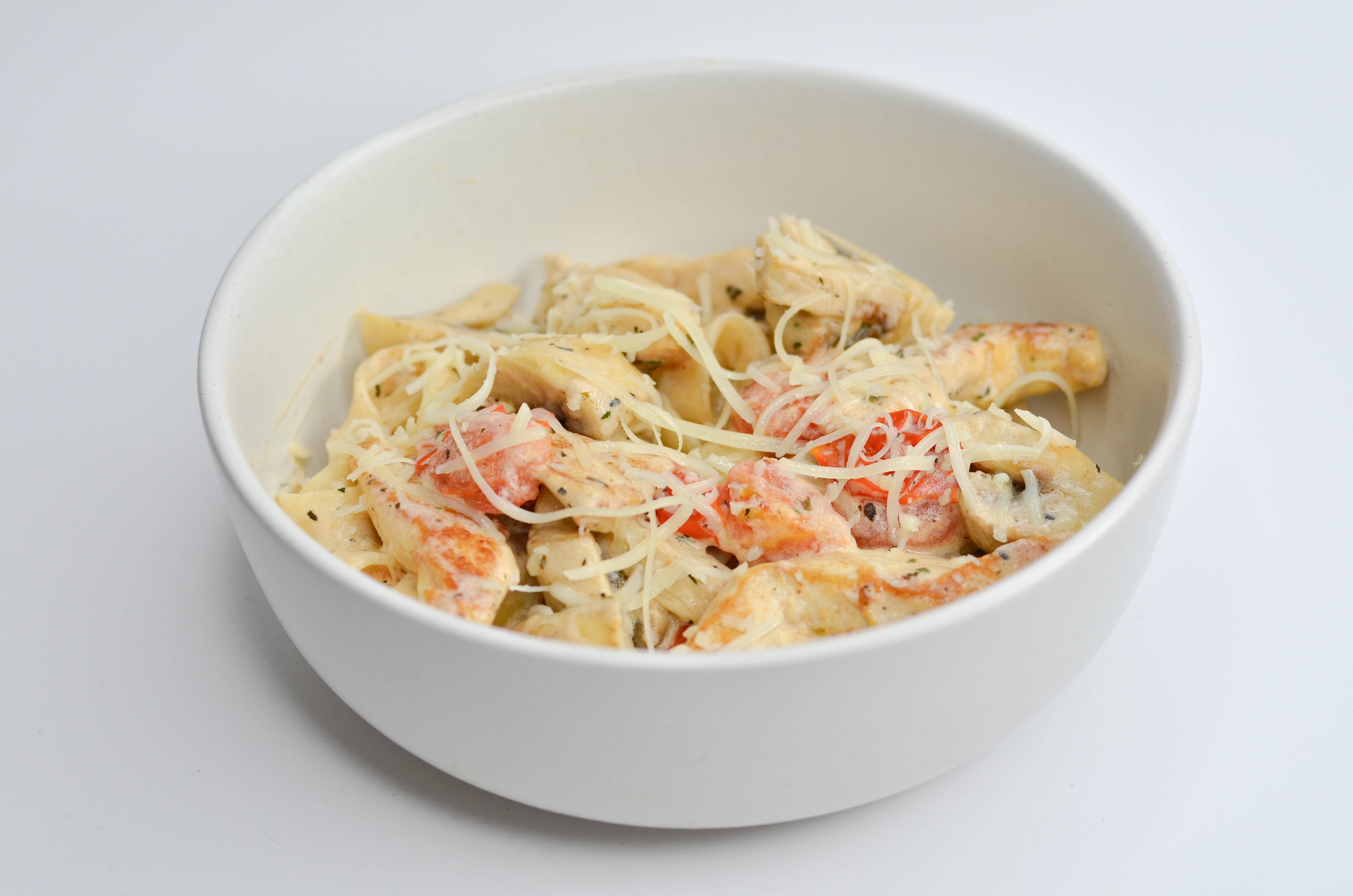 Фетучини с курицей и грибами