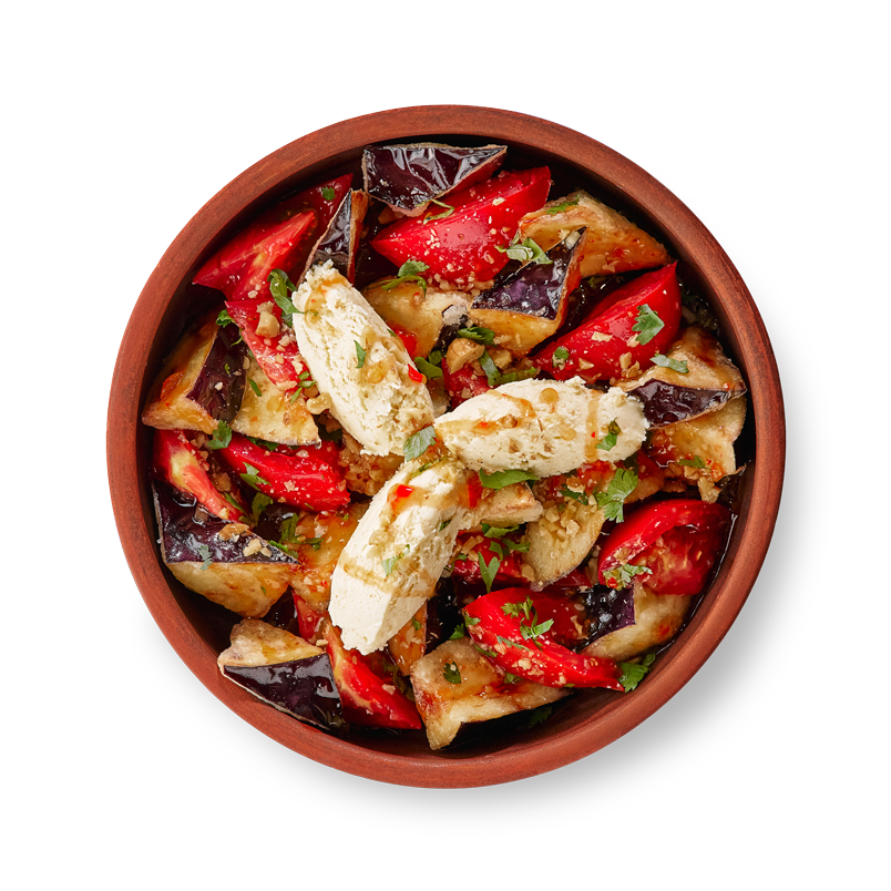 Салат с хрустящими баклажанами и сыром