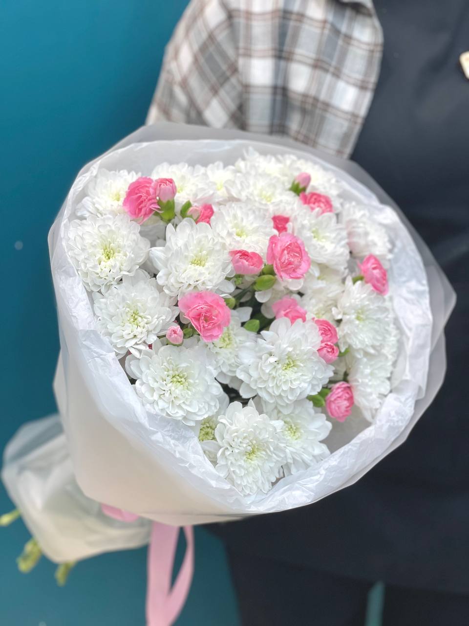 Букет хризантем с диантусами