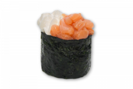 Гункан с лососем и сыром