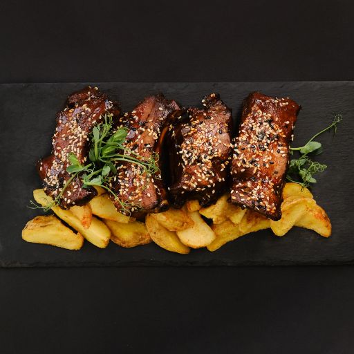 Свиные ребрышки BBQ c картоф.по-деревенс