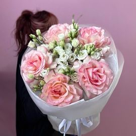 Розы с эустомой