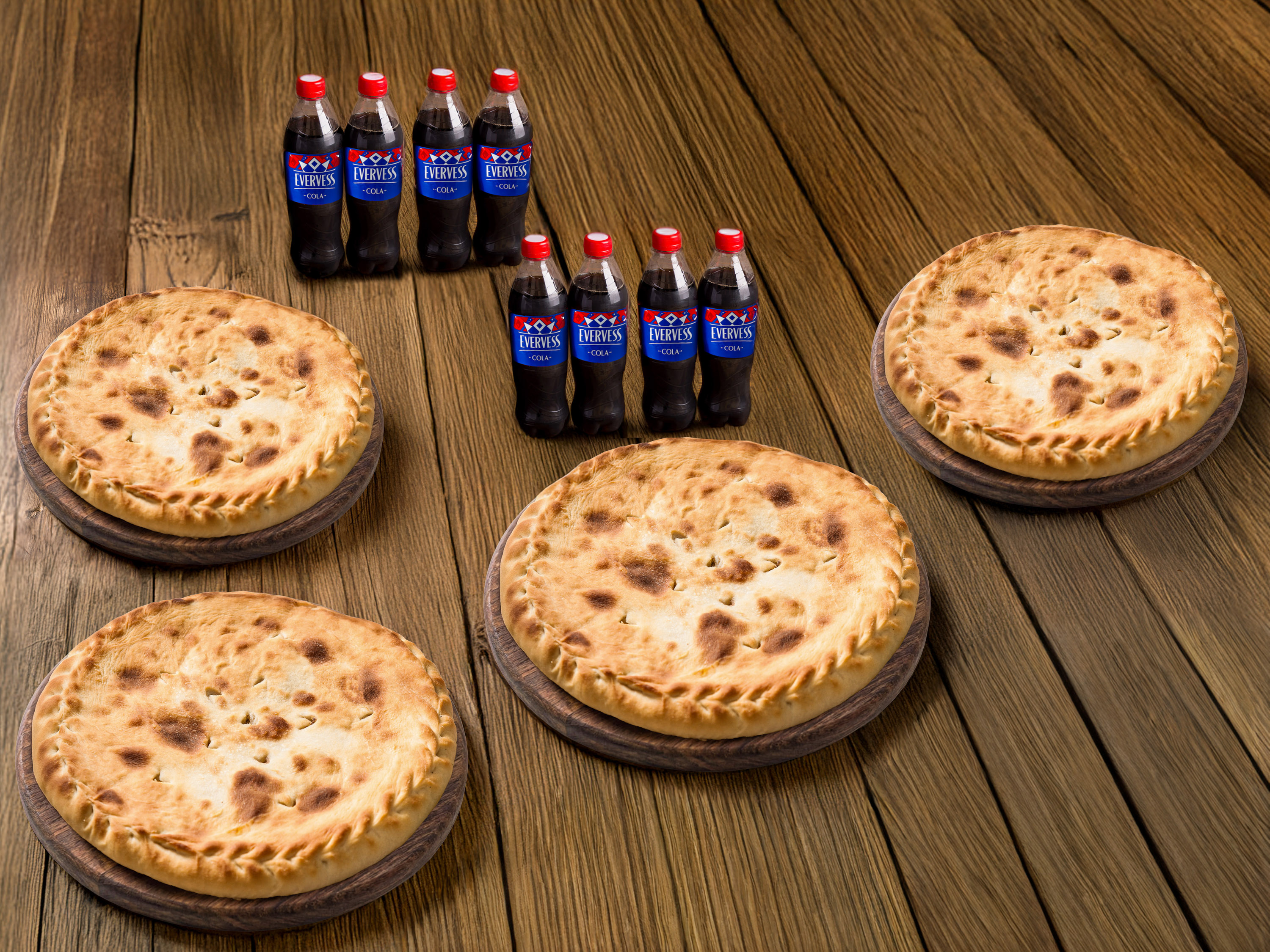 Сырное комбо Мини — 4 пирога и кола Evervess (8 шт. по 0,5 л)