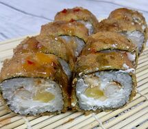 Жареный ананас с курицей