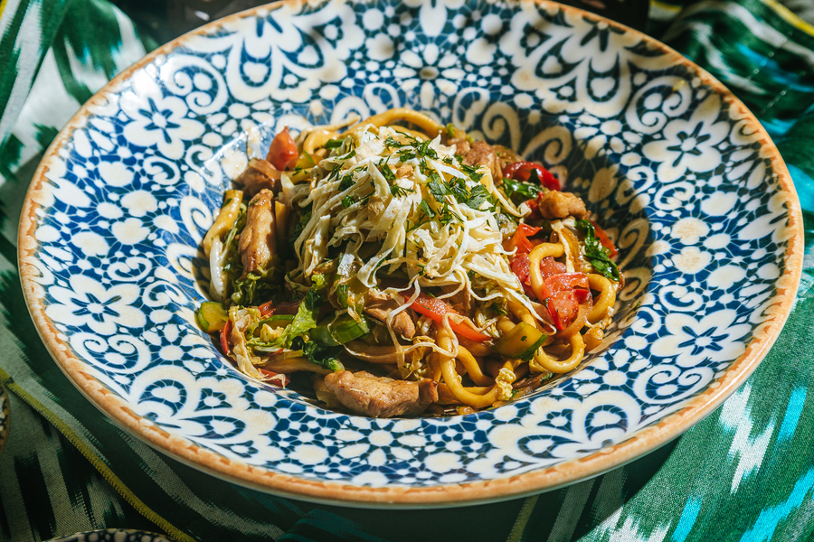 Лагман жареный с курицей