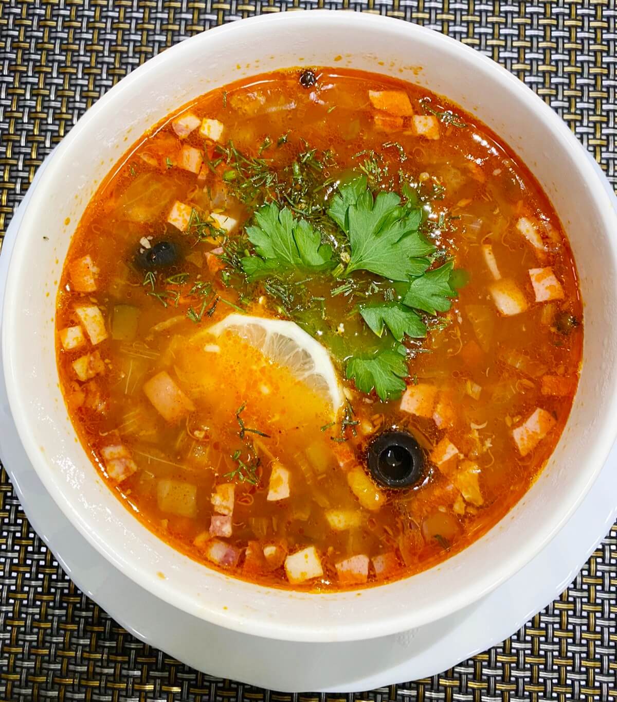 Солянка сборная мясная