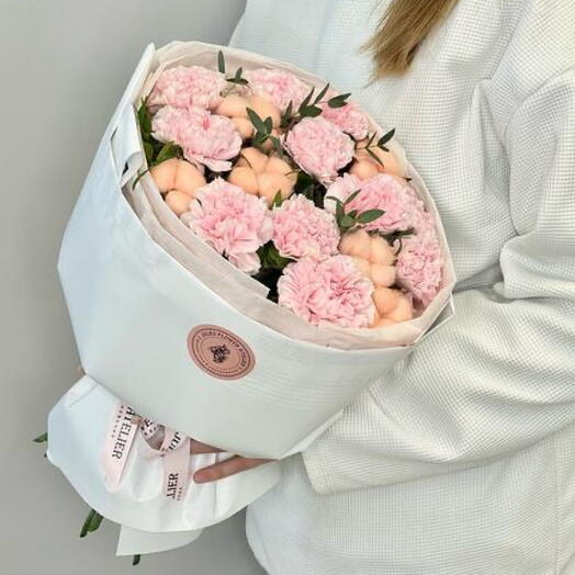 «Персиковый сорбет» букет из диантусов и хлопка