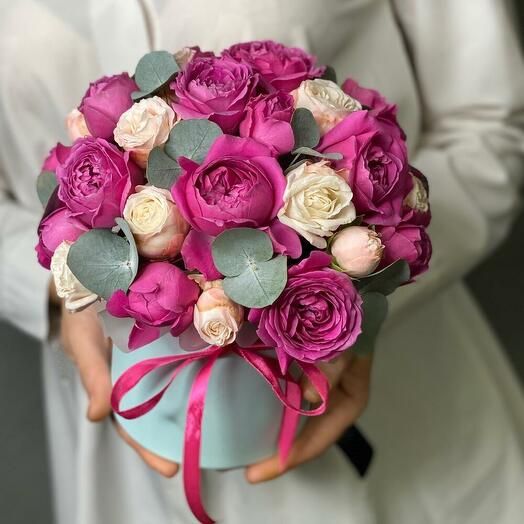 Цветы в коробке розы