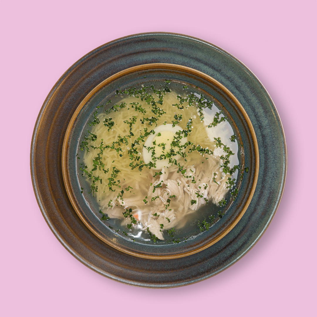 Куриный бульон с лапшой