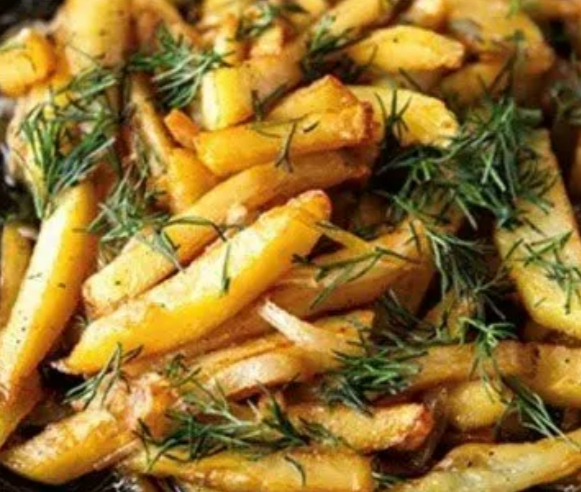 Жареный картофель с луком