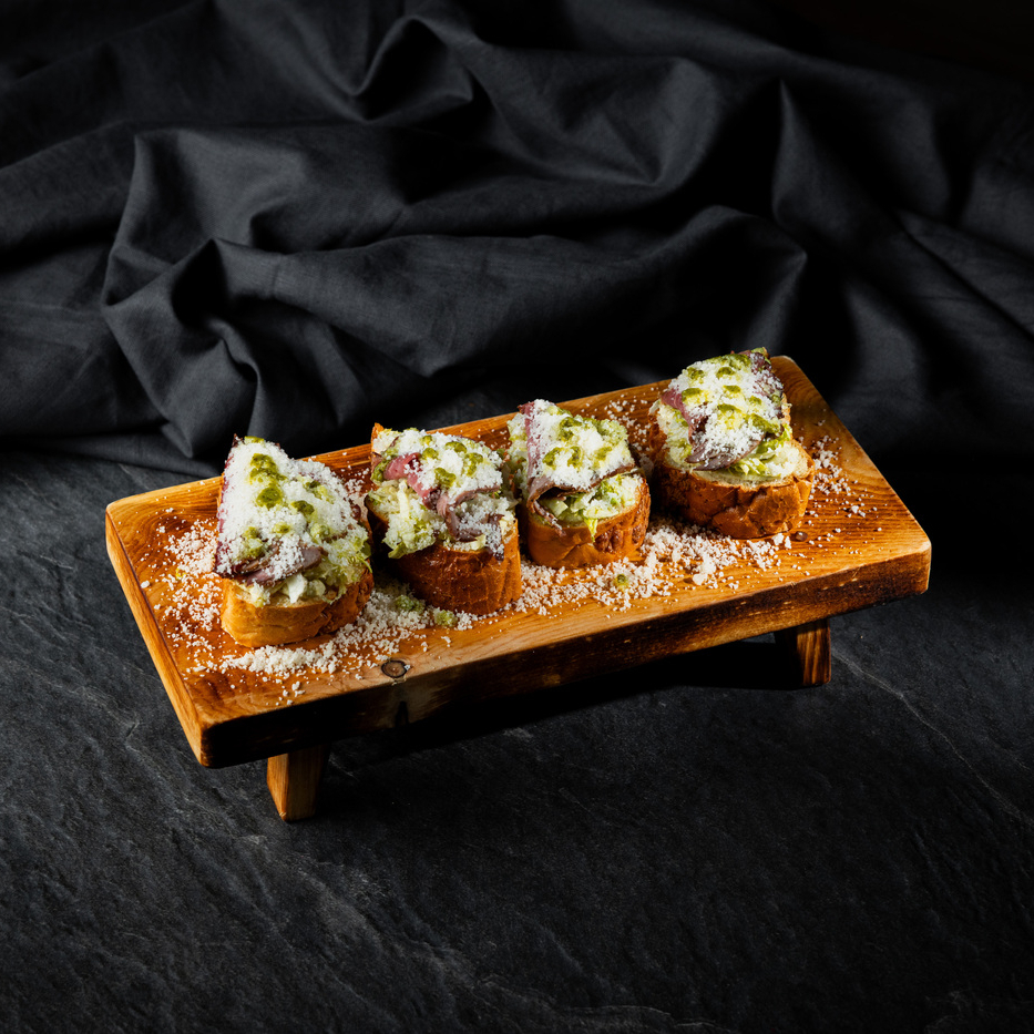 Брускетта с ростбифом