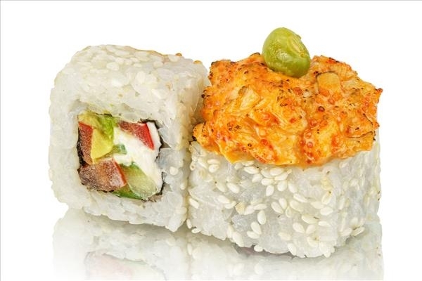 Ролл острый с копченой курицей и бобами эдамаме
