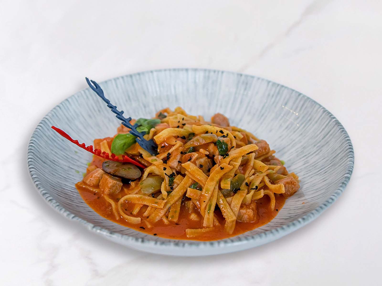 Паста Казаречче с тунцом и оливками