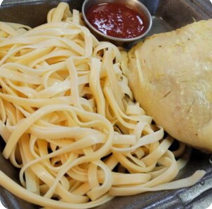 Макароны с отварным бедрышком