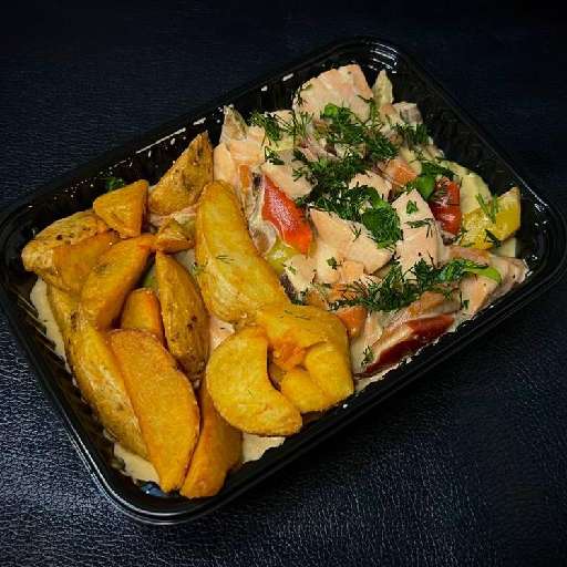 Жаркое из лосося с овощами в сливоч. соу
