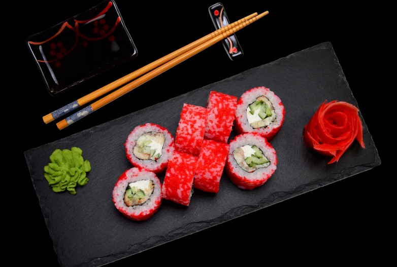 Холодный ролл Калифорния с угрем