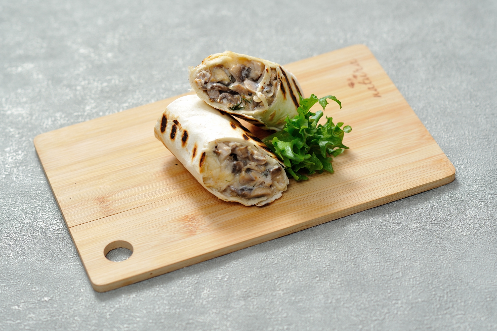 Врап с грибами и курицей