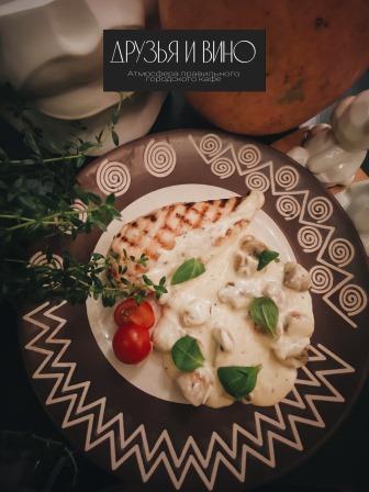 Куриное филе в сливочно-чесночном соусе