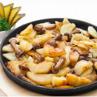 Картошечка жареная с грибами и луком
