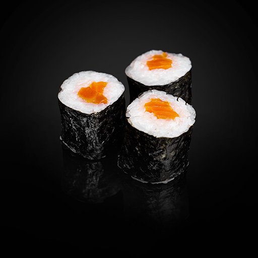 Классические роллы с лососем
