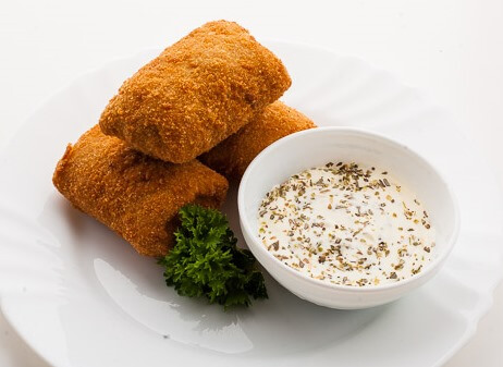 Блинчик с курицей и грибами во фритюре
