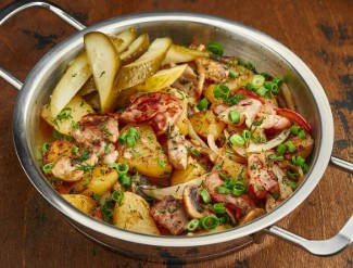 Фирм. жареха со свин., беконом и грибами